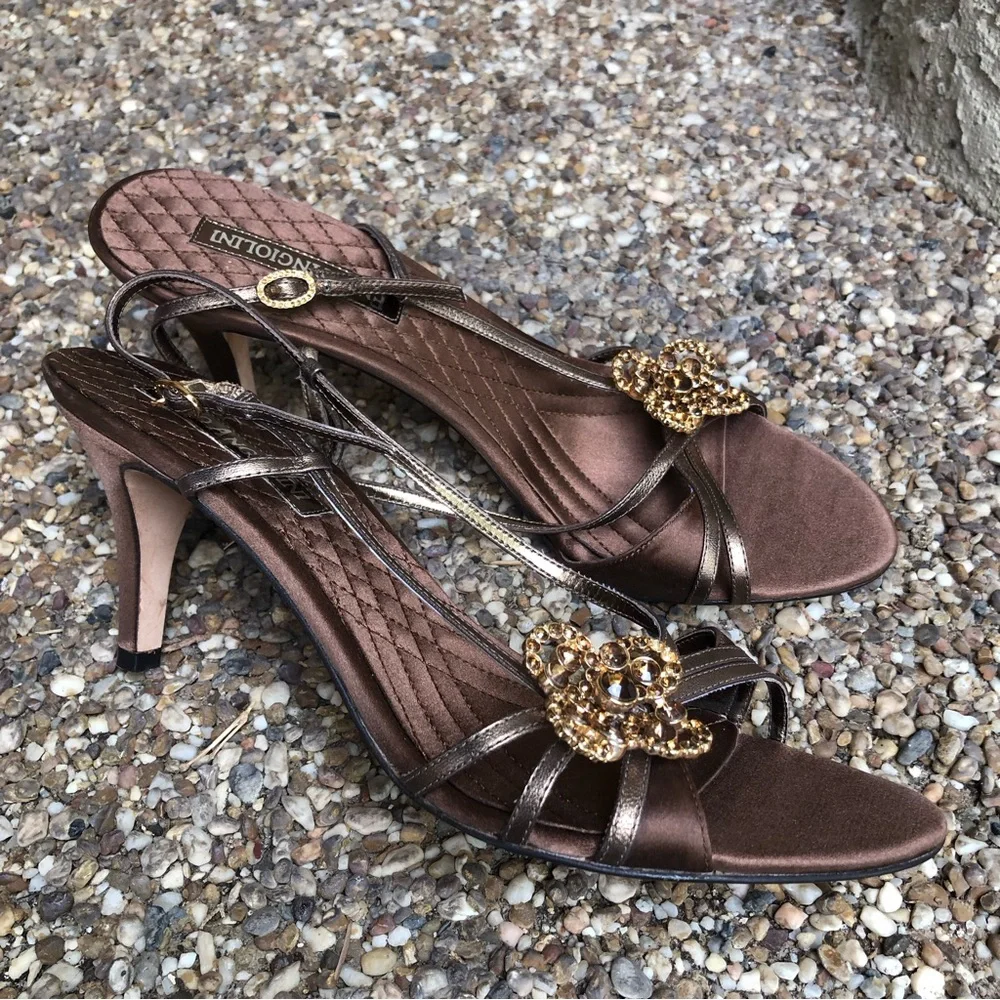 Enzo Angiolini Bronze Jeweled Special Occassion Sandals in BronzeSize 8 1/2M
